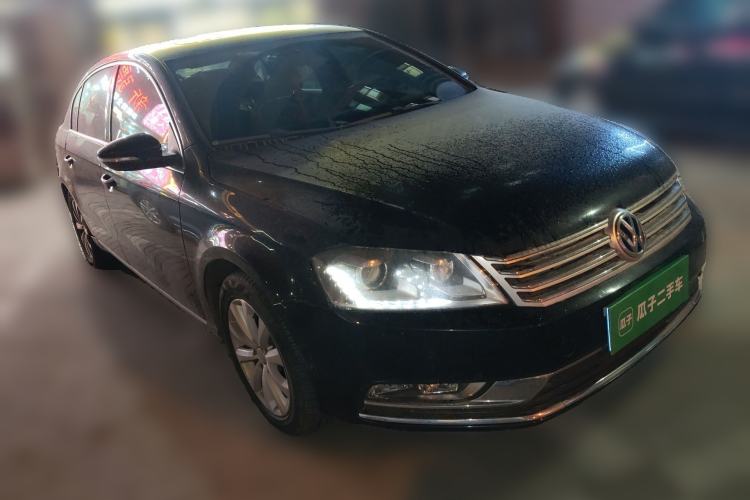 Used Volkswagen Magotan 2015 1.8TSI Luxury Model Front Right 45 Deg