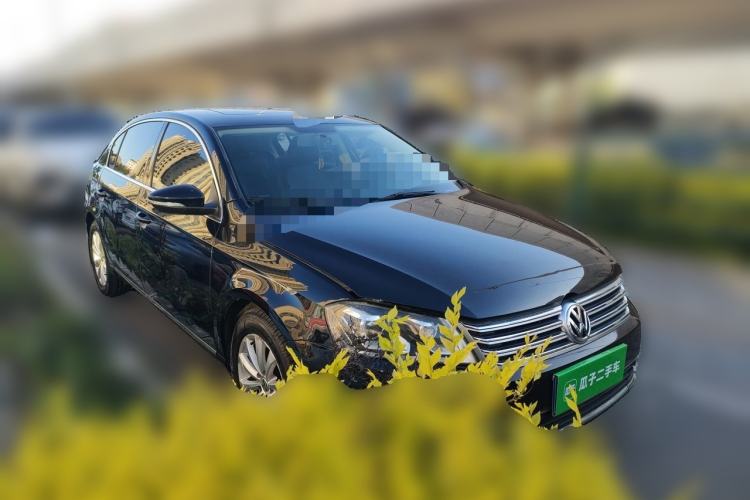 Used Volkswagen Magotan 2015 Revised Version 2.0 TSI Luxury Edition Front Right 45 Deg