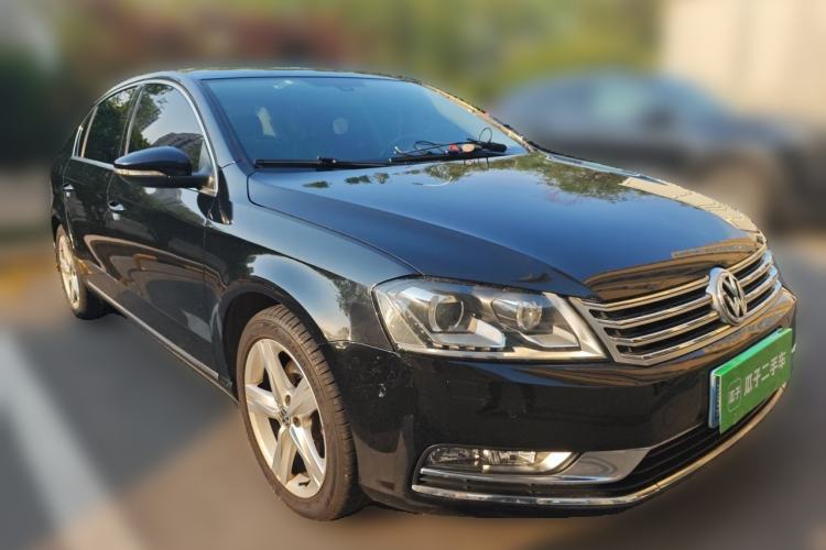 Used Volkswagen Magotan 2015 Revised Version 2.0 TSI Prestige Edition Front Right 45 Deg