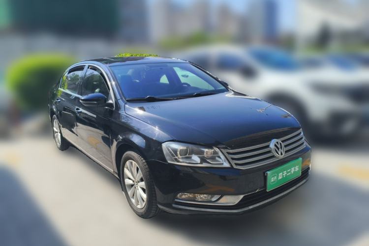 Used Volkswagen Magotan 2015 1.8TSI Luxury Model Front Right 45 Deg