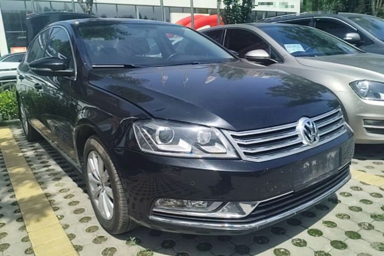 Used Volkswagen Magotan 2015 1.8TSI Luxury Model Front Right 45 Deg