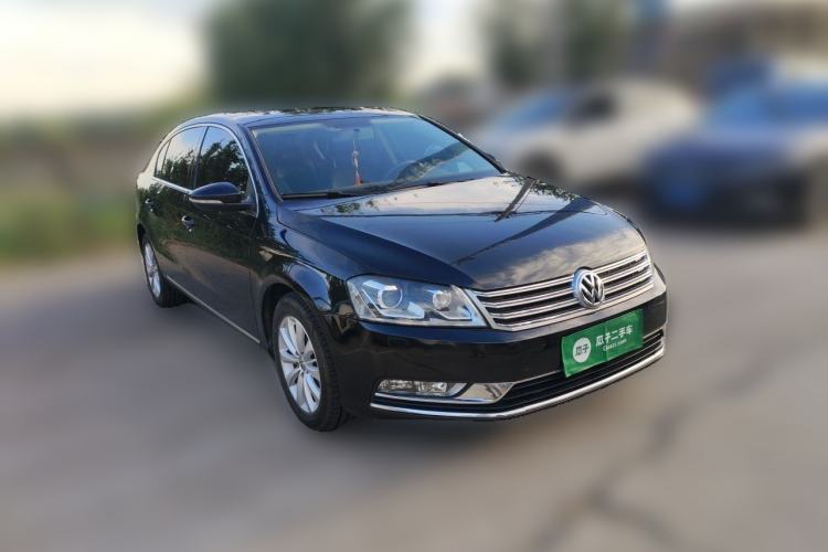Used Volkswagen Magotan 2015 Revised Version 2.0 TSI Luxury Edition Front Right 45 Deg