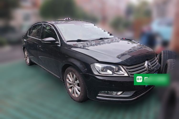 Used Volkswagen Magotan 2015 1.8TSI Luxury Model Front Right 45 Deg