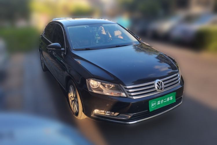 Used Volkswagen Magotan 2015 1.8TSI Advanced Model Front Right 45 Deg