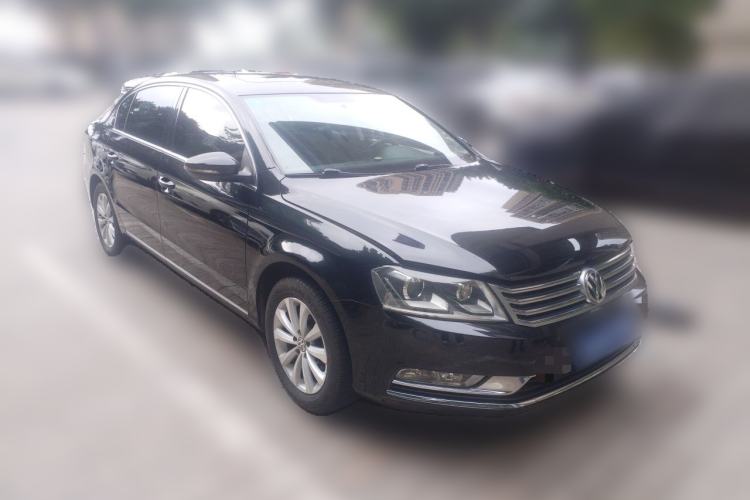 Used Volkswagen Magotan 2015 Facelift 1.8TSI Luxury Model Front Right 45 Deg