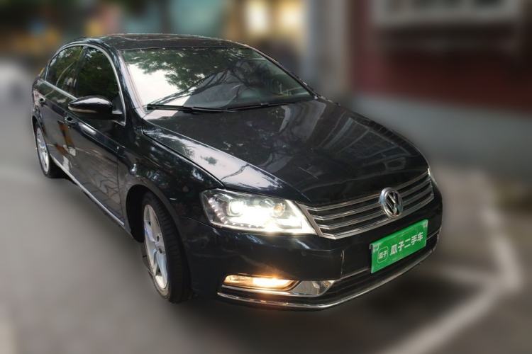 Used Volkswagen Magotan 2015 1.8TSI Prestige Model Front Right 45 Deg