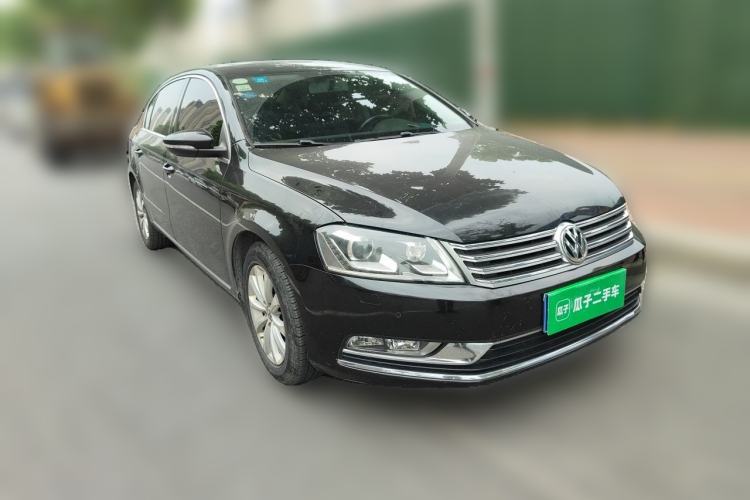 Used Volkswagen Magotan 2015 Facelift 1.8TSI Luxury Model Front Right 45 Deg