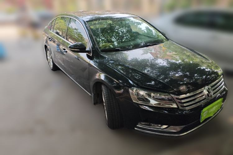 Used Volkswagen Magotan 2015 1.8TSI Advanced Model Front Right 45 Deg