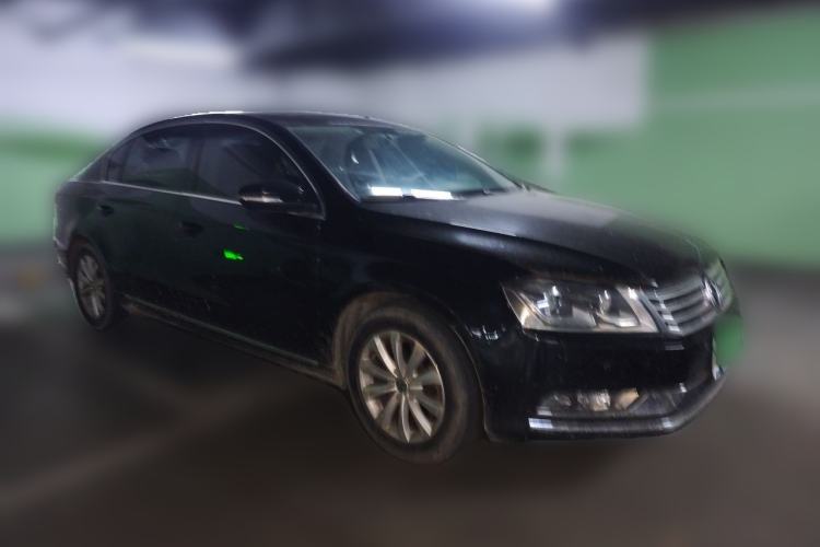 Used Volkswagen Magotan 2015 1.8TSI Luxury Model Front Right 45 Deg