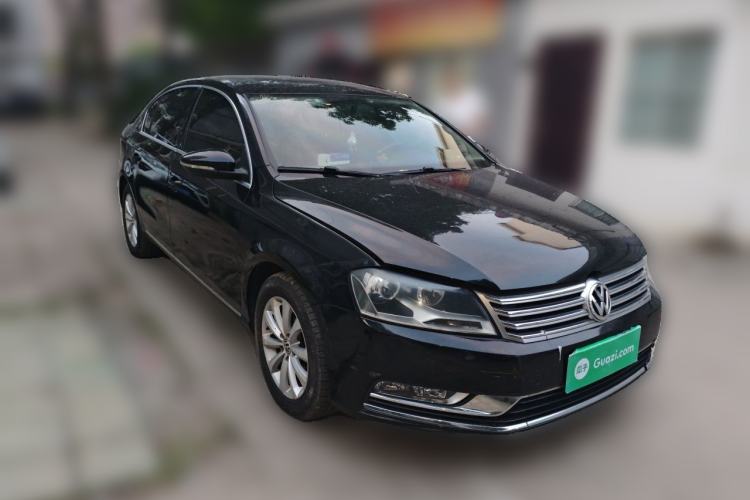 Used Volkswagen Magotan 2015 1.8TSI Advanced Model Front Right 45 Deg