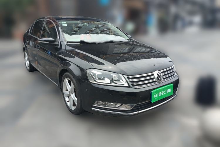 Used Volkswagen Magotan 2015 1.8TSI Prestige Model Front Right 45 Deg