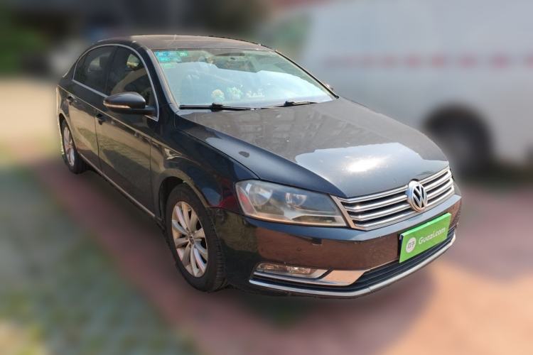 Used Volkswagen Magotan 2015 1.8TSI Advanced Model Front Right 45 Deg