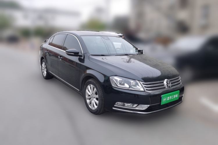 Used Volkswagen Magotan 2015 Revised Version 2.0 TSI Luxury Edition Front Right 45 Deg