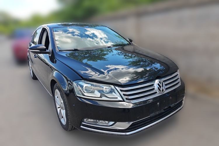 Used Volkswagen Magotan 2015 2.0 TSI Prestige Model Front Right 45 Deg