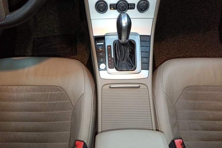 Used Volkswagen Magotan 2015 Facelift 1.8TSI Luxury Model Gear Lever