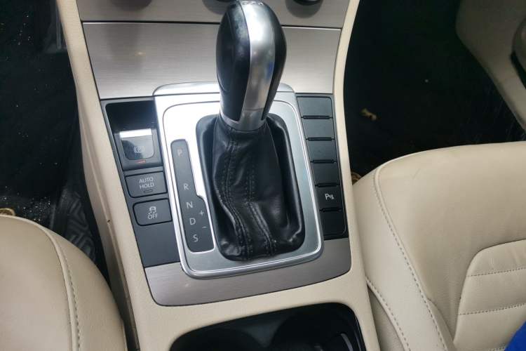Used Volkswagen Magotan 2015 1.8TSI Advanced Model Gear Lever