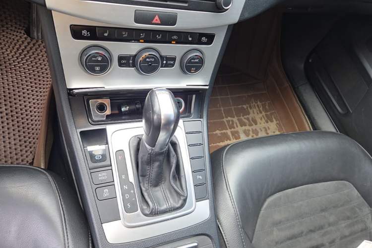Used Volkswagen Magotan 2015 1.8TSI Luxury Model Gear Lever