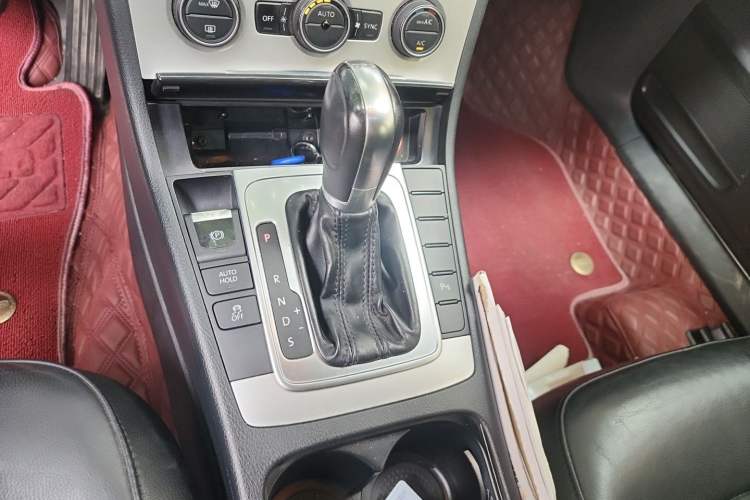 Used Volkswagen Magotan 2015 1.8TSI Luxury Model Gear Lever