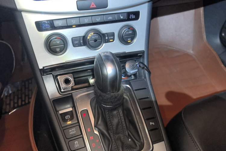 Used Volkswagen Magotan 2015 1.8TSI Luxury Model Gear Lever