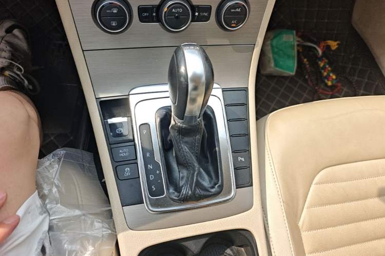 Used Volkswagen Magotan 2015 1.8TSI Advanced Model Gear Lever