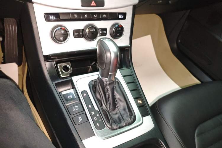 Used Volkswagen Magotan 2015 1.8TSI Advanced Model Gear Lever