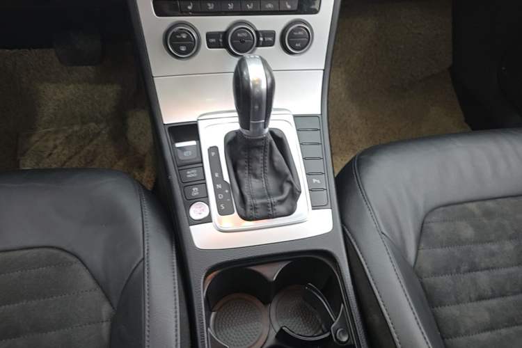 Used Volkswagen Magotan 2015 Facelift 1.8TSI Luxury Model Gear Lever
