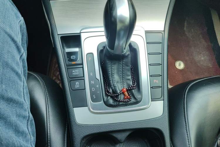 Used Volkswagen Magotan 2015 1.8TSI Comfort Model Gear Lever
