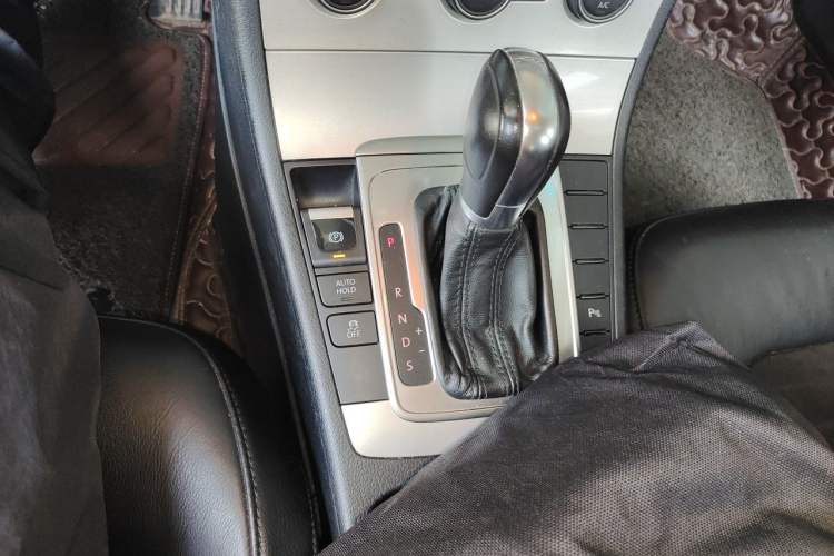 Used Volkswagen Magotan 2015 1.8TSI Luxury Model Gear Lever