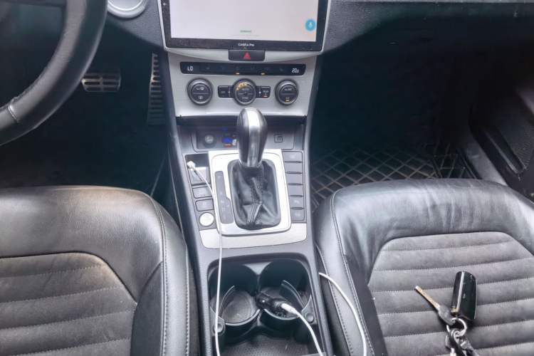 Used Volkswagen Magotan 2015 Revised 1.8TSI Prestige Version Gear Lever