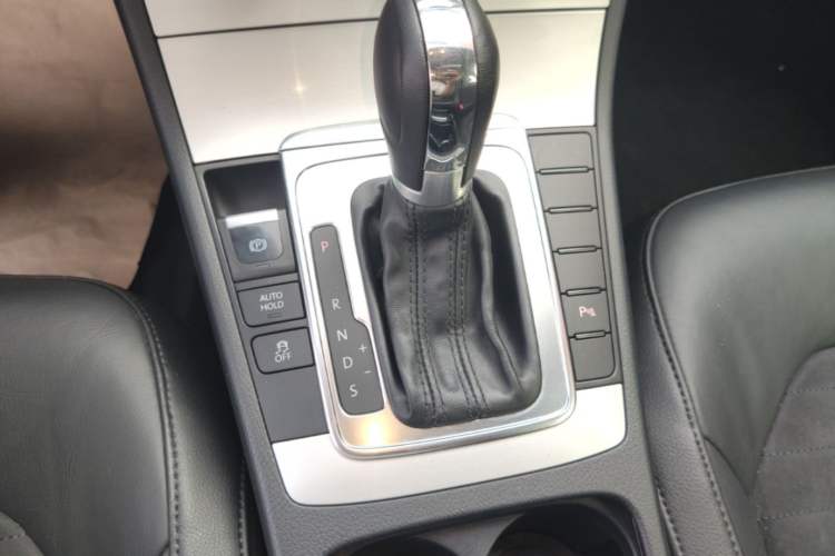Used Volkswagen Magotan 2015 1.8TSI Luxury Model Gear Lever