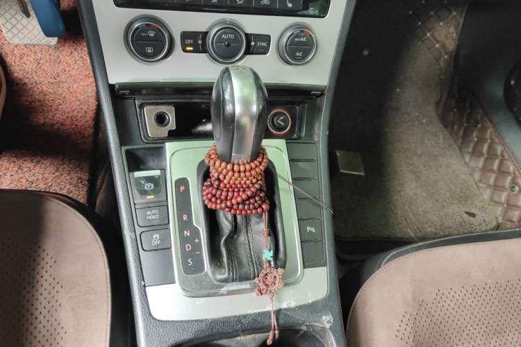 Used Volkswagen Magotan 2015 2.0 TSI Luxury Model Gear Lever