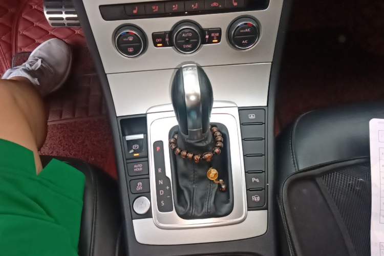 Used Volkswagen Magotan 2015 Revised 1.8TSI Prestige Version Gear Lever
