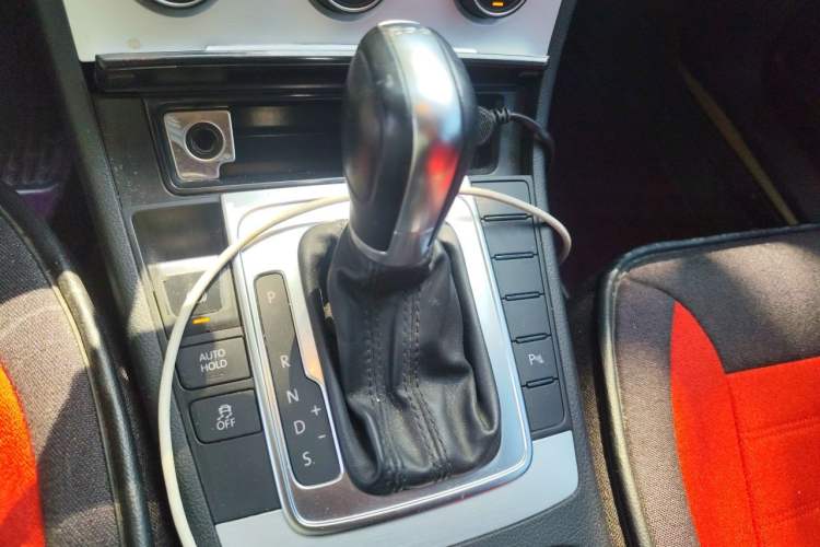 Used Volkswagen Magotan 2015 1.8TSI Advanced Model Gear Lever