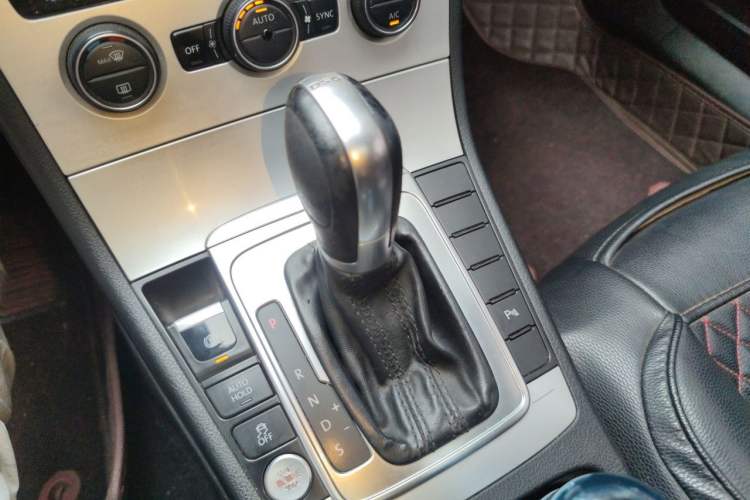 Used Volkswagen Magotan 2015 Facelift 1.8TSI Luxury Model Gear Lever