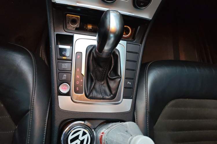 Used Volkswagen Magotan 2015 Facelift 1.8TSI Luxury Model Gear Lever