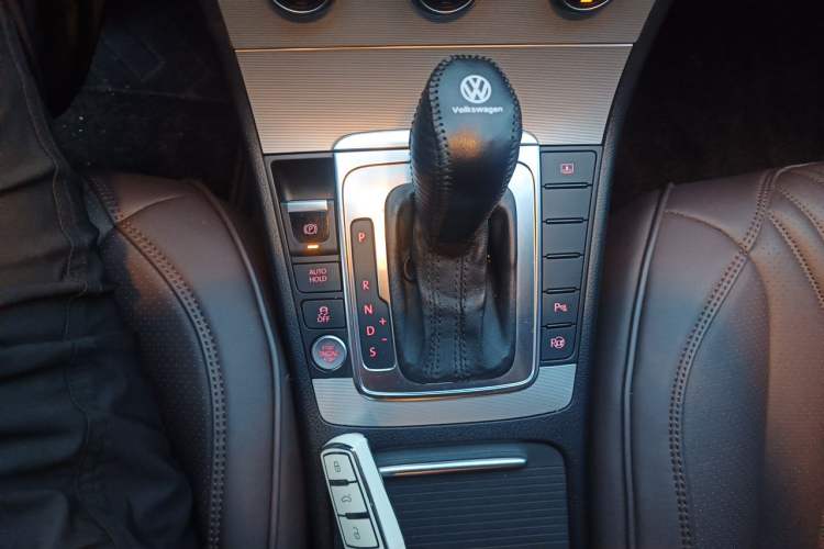 Used Volkswagen Magotan 2015 Revised Version 2.0 TSI Prestige Edition Gear Lever