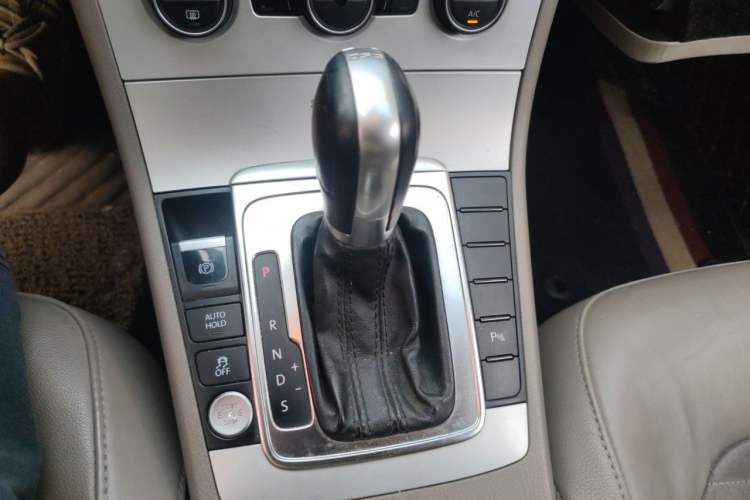 Used Volkswagen Magotan 2015 Facelift 1.8TSI Luxury Model Gear Lever