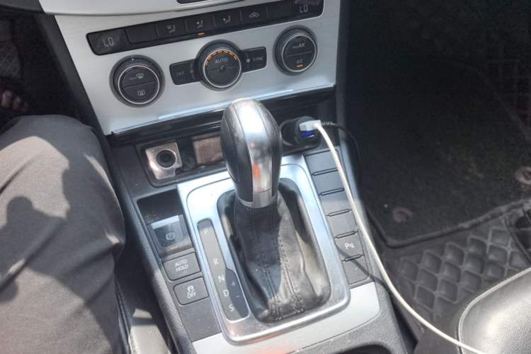 Used Volkswagen Magotan 2015 1.8TSI Advanced Model Gear Lever