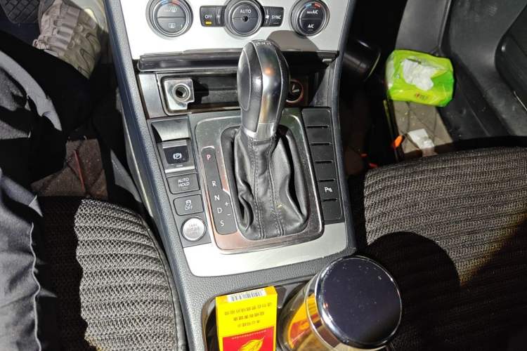 Used Volkswagen Magotan 2015 Facelift 1.8TSI Luxury Model Gear Lever
