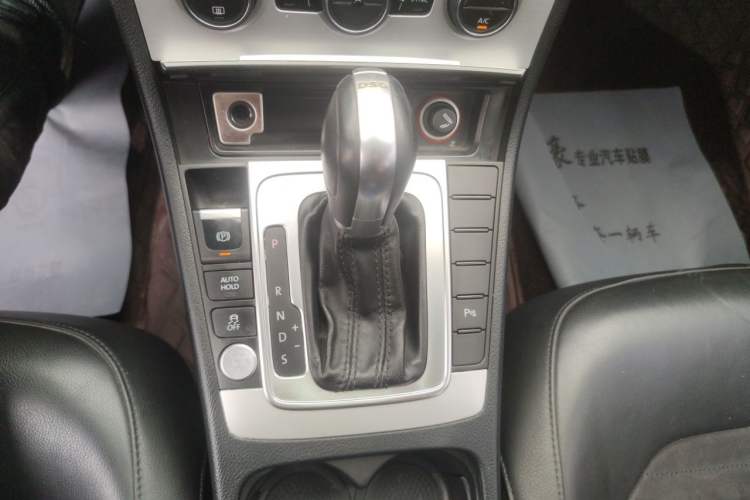 Used Volkswagen Magotan 2015 Revised Version 2.0 TSI Luxury Edition Gear Lever