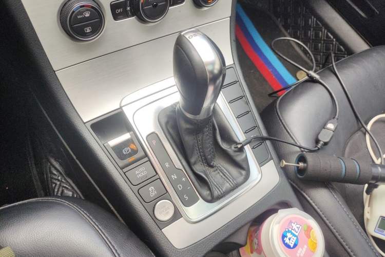 Used Volkswagen Magotan 2015 Facelift 1.8TSI Luxury Model Gear Lever