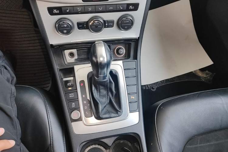 Used Volkswagen Magotan 2015 Facelift 1.8TSI Luxury Model Gear Lever