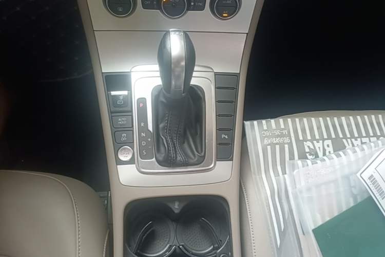 Used Volkswagen Magotan 2015 Facelift 1.8TSI Luxury Model Gear Lever