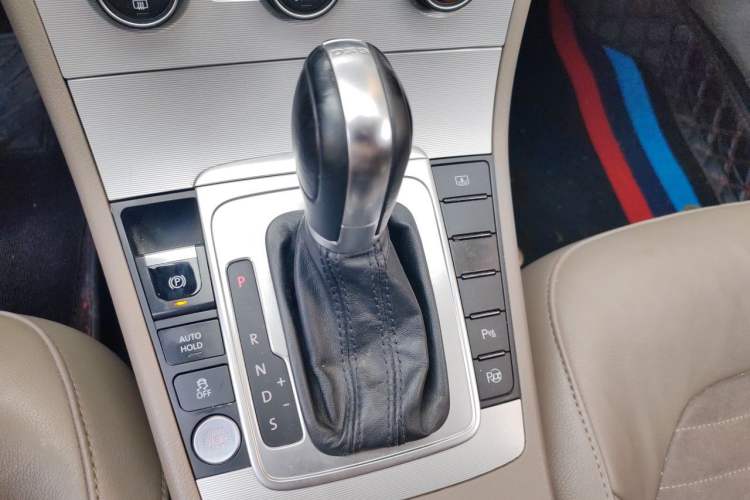 Used Volkswagen Magotan 2015 1.8TSI Prestige Model Gear Lever