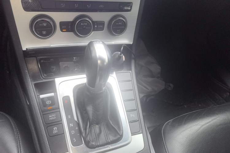 Used Volkswagen Magotan 2015 1.8TSI Advanced Model Gear Lever
