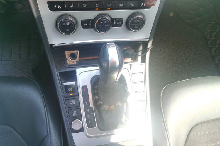 Used Volkswagen Magotan 2015 Revised Version 2.0 TSI Luxury Edition Gear Lever
