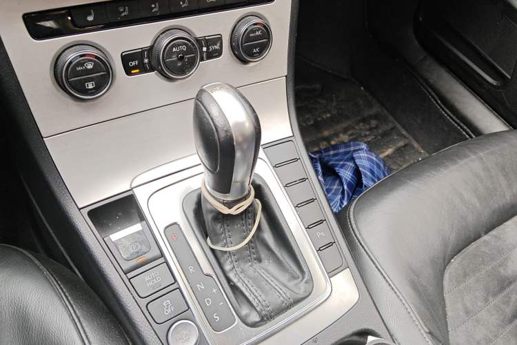 Used Volkswagen Magotan 2015 Facelift 1.8TSI Luxury Model Gear Lever