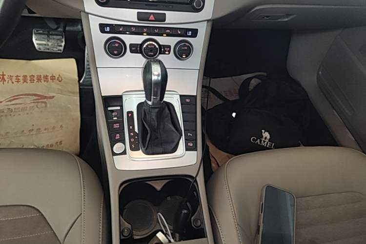 Used Volkswagen Magotan 2015 2.0 TSI Prestige Model Gear Lever