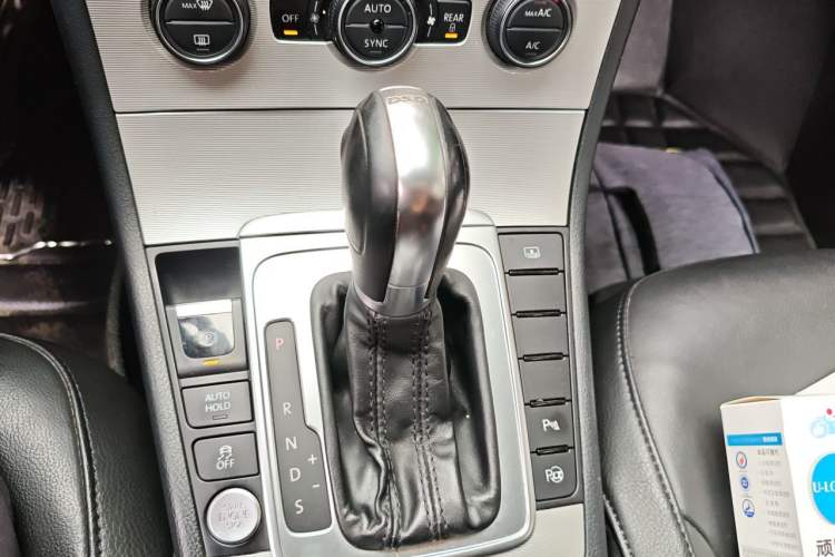 Used Volkswagen Magotan 2015 2.0 TSI Prestige Model Gear Lever