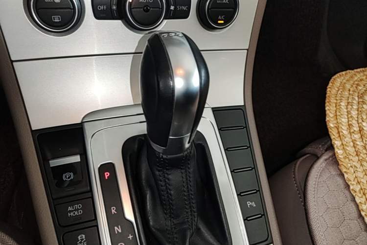 Used Volkswagen Magotan 2015 1.8TSI Luxury Model Gear Lever